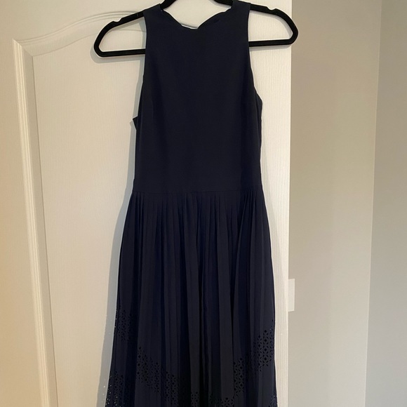 Banana Republic Laser-Cut Curved-Hem Midi Dress Navy Blue Size 0 - Picture 3 of 4